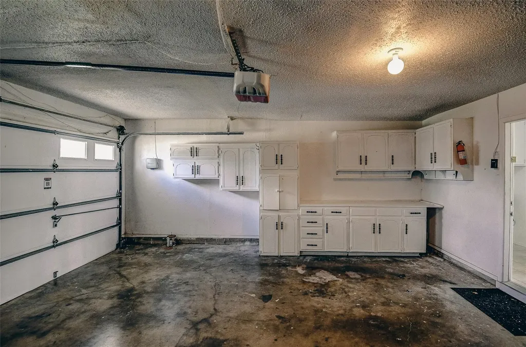 401 Rhineland Benbrook TX 76126