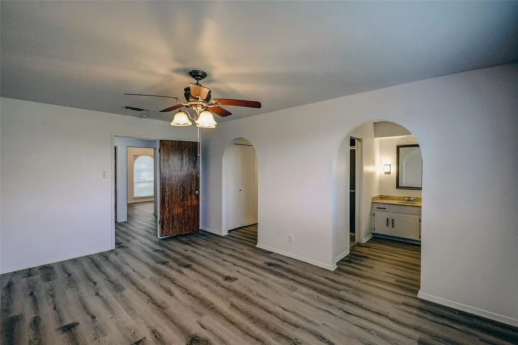 401 Rhineland Benbrook TX 76126