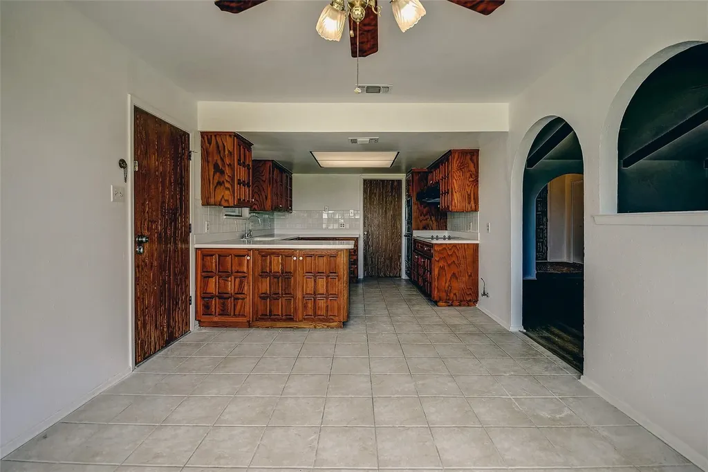 401 Rhineland Benbrook TX 76126