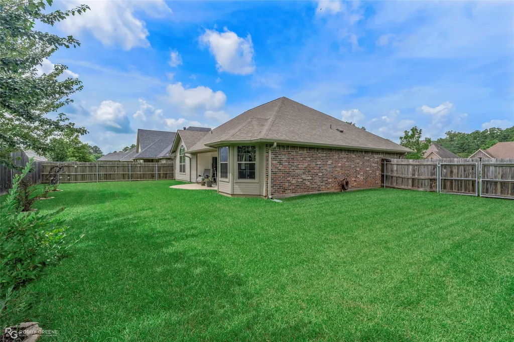 106 Lola Circle Benton LA 71006