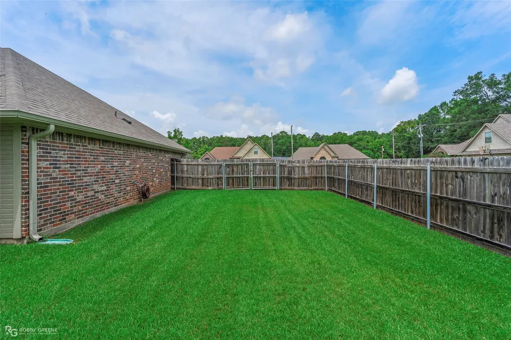 106 Lola Circle Benton LA 71006