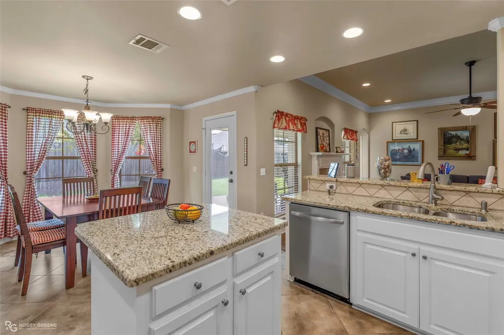 106 Lola Circle Benton LA 71006