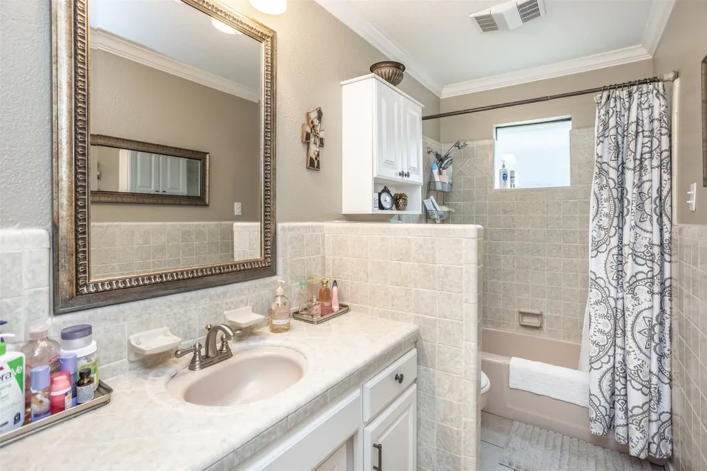 415 Rosedale Drive Gainesville TX 76240