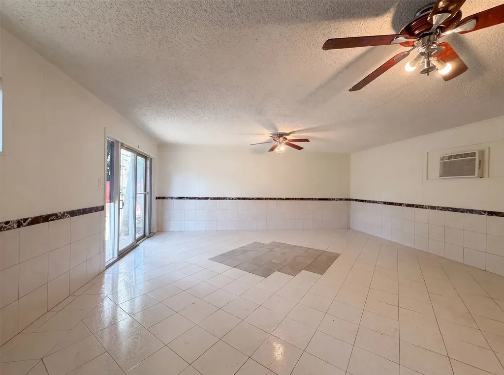 725 Ridgecrest Drive Irving TX 75060