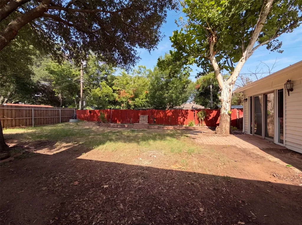 725 Ridgecrest Drive Irving TX 75060