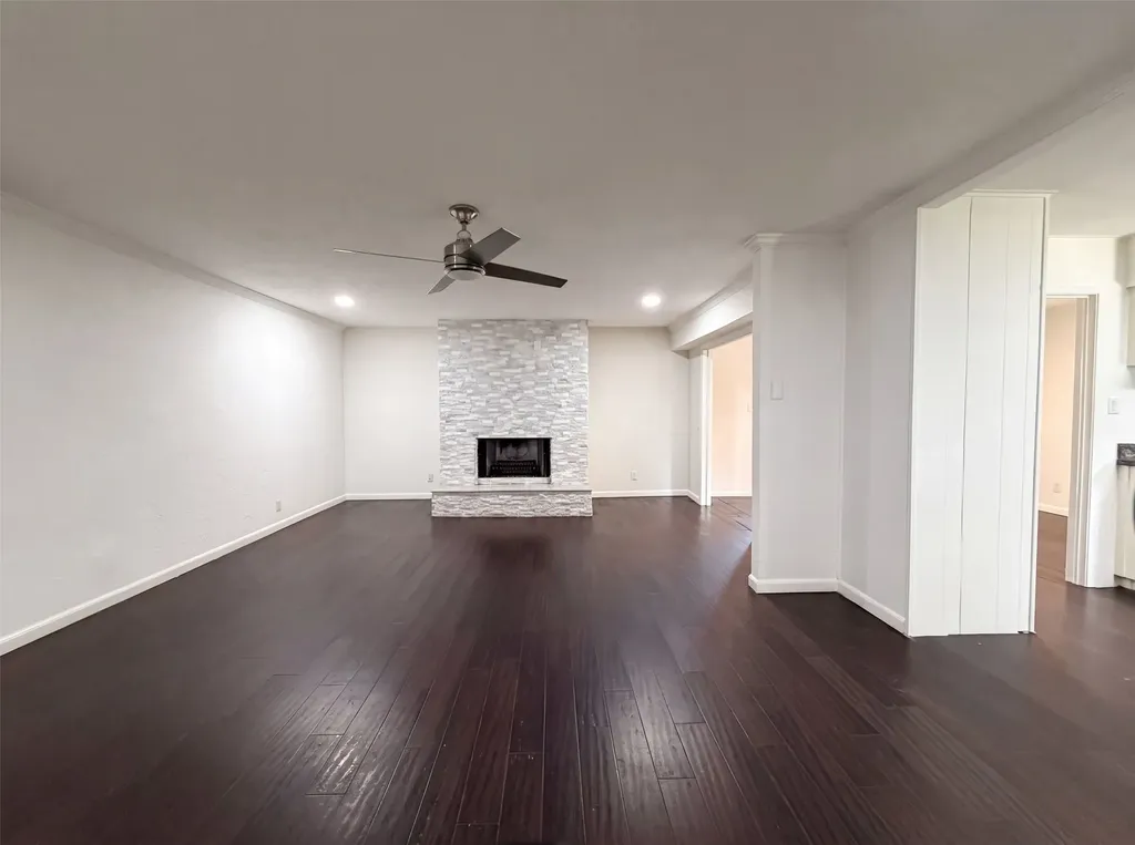 725 Ridgecrest Drive Irving TX 75060