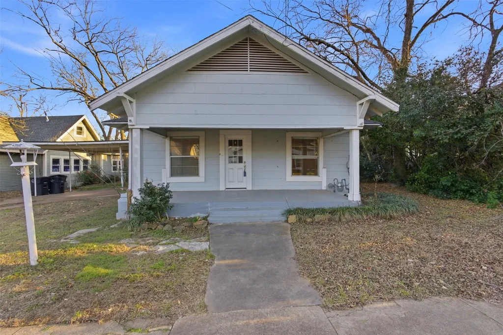 405 College Street Cleburne TX 76033