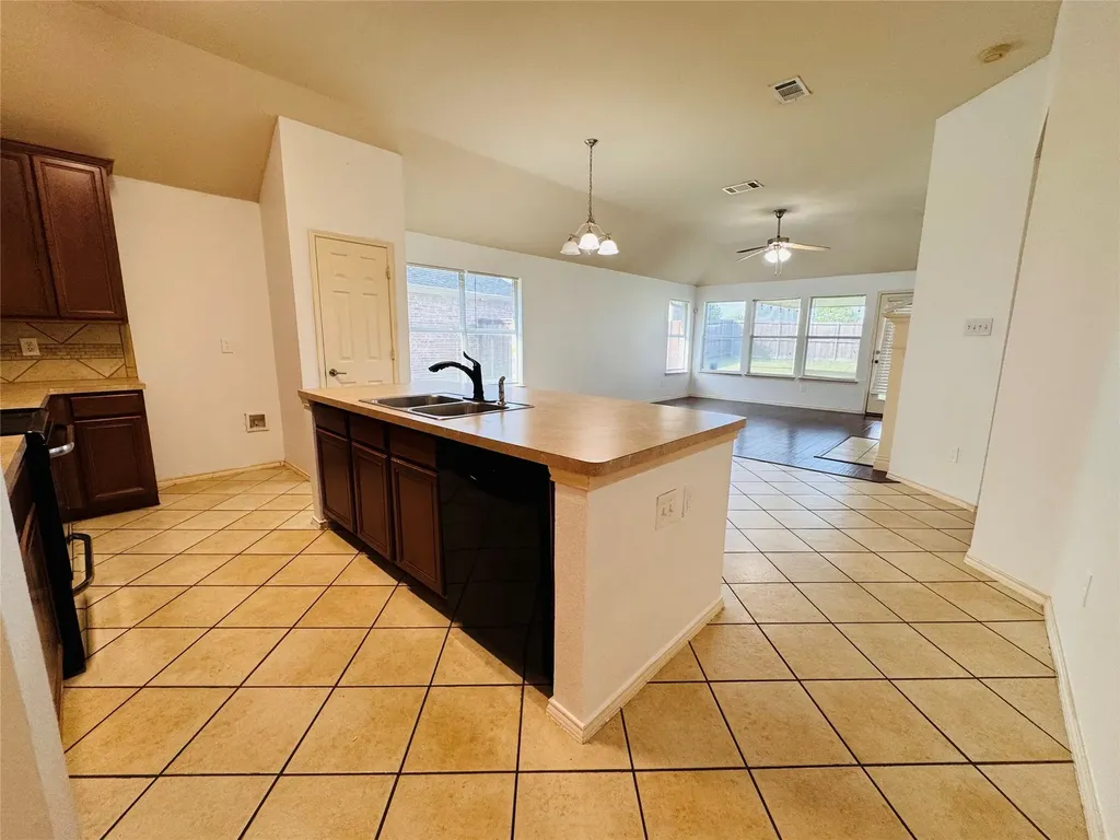 7717 Decoy Drive Arlington TX 76002