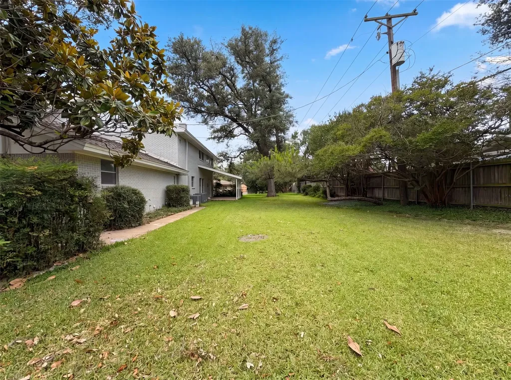 4612 Kenway Court Fort Worth TX 76132