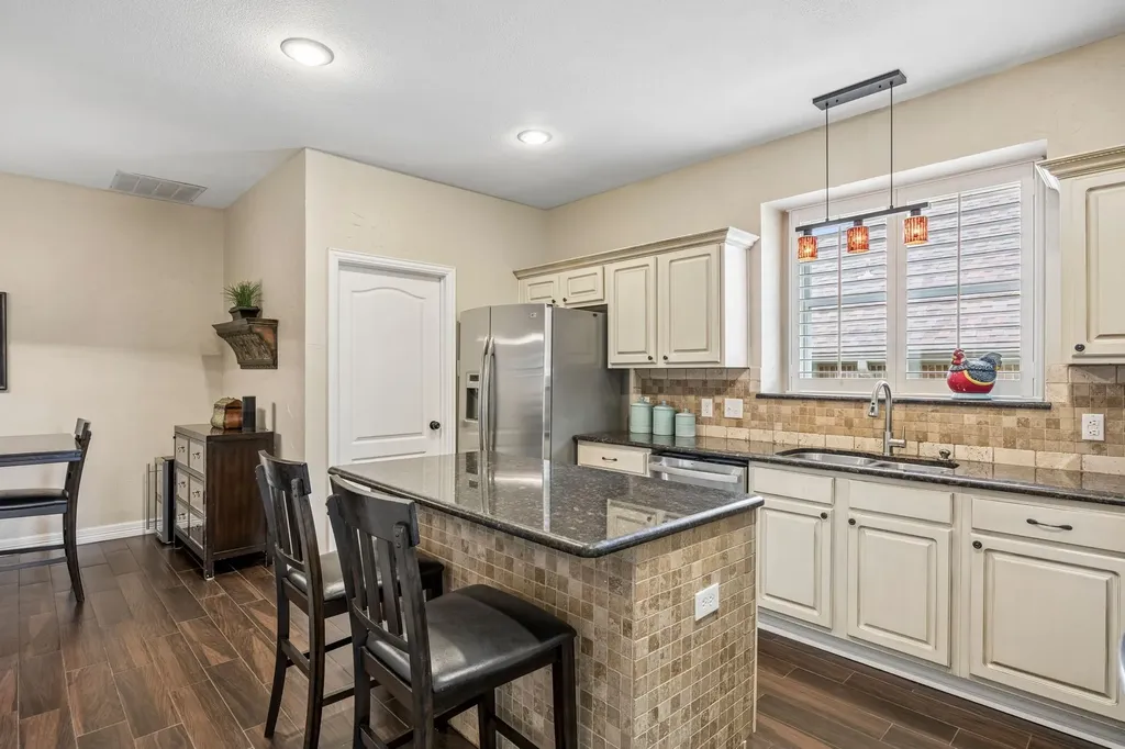1214 Donegal Lane Garland TX 75044