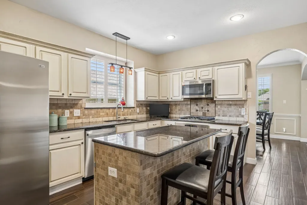 1214 Donegal Lane Garland TX 75044