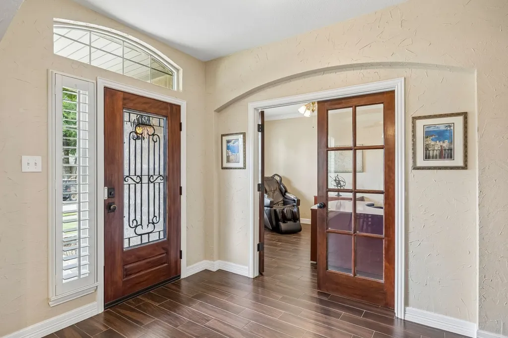 1214 Donegal Lane Garland TX 75044