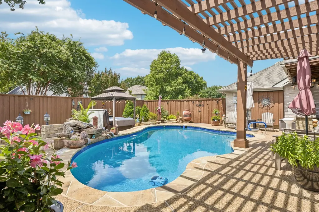 1214 Donegal Lane Garland TX 75044