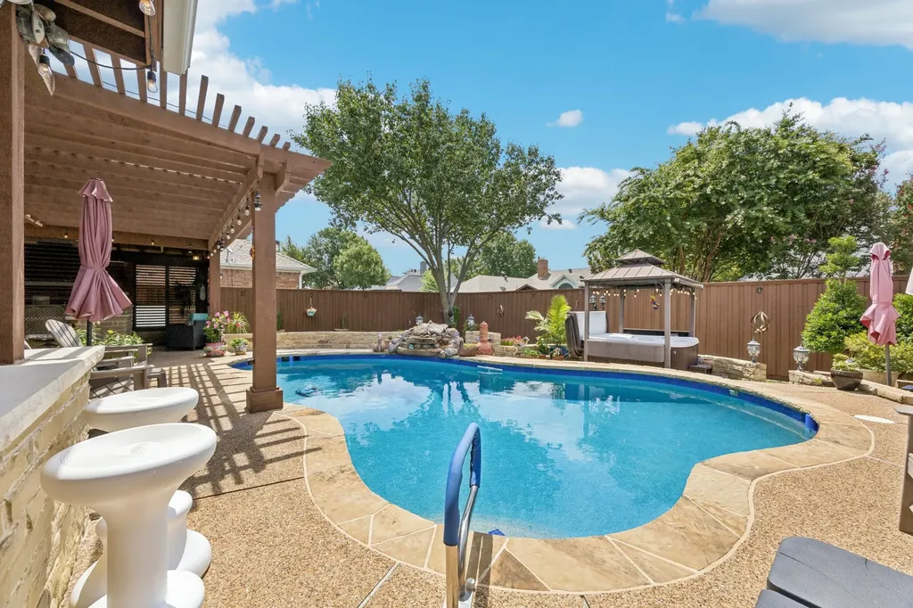 1214 Donegal Lane Garland TX 75044