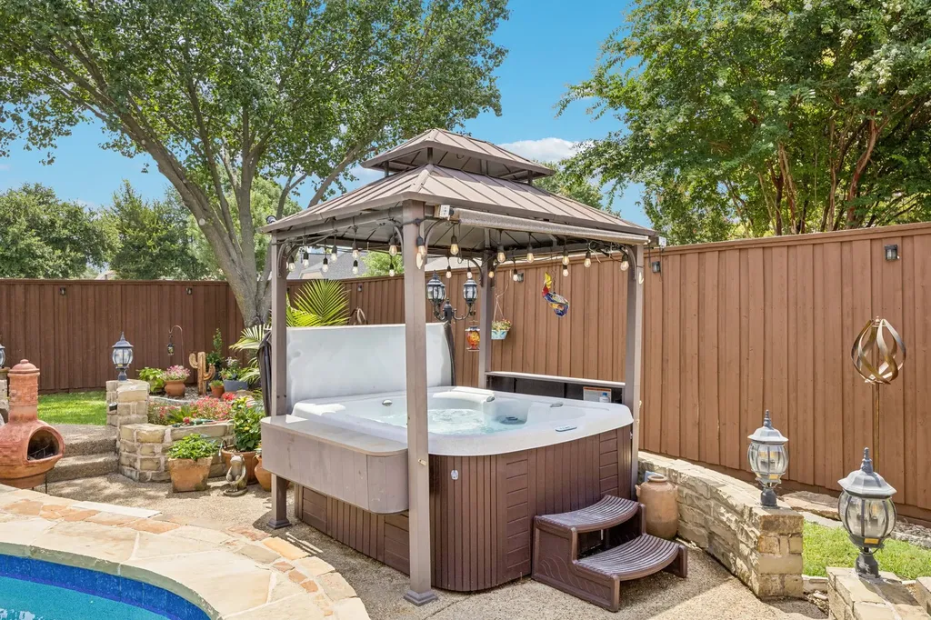 1214 Donegal Lane Garland TX 75044