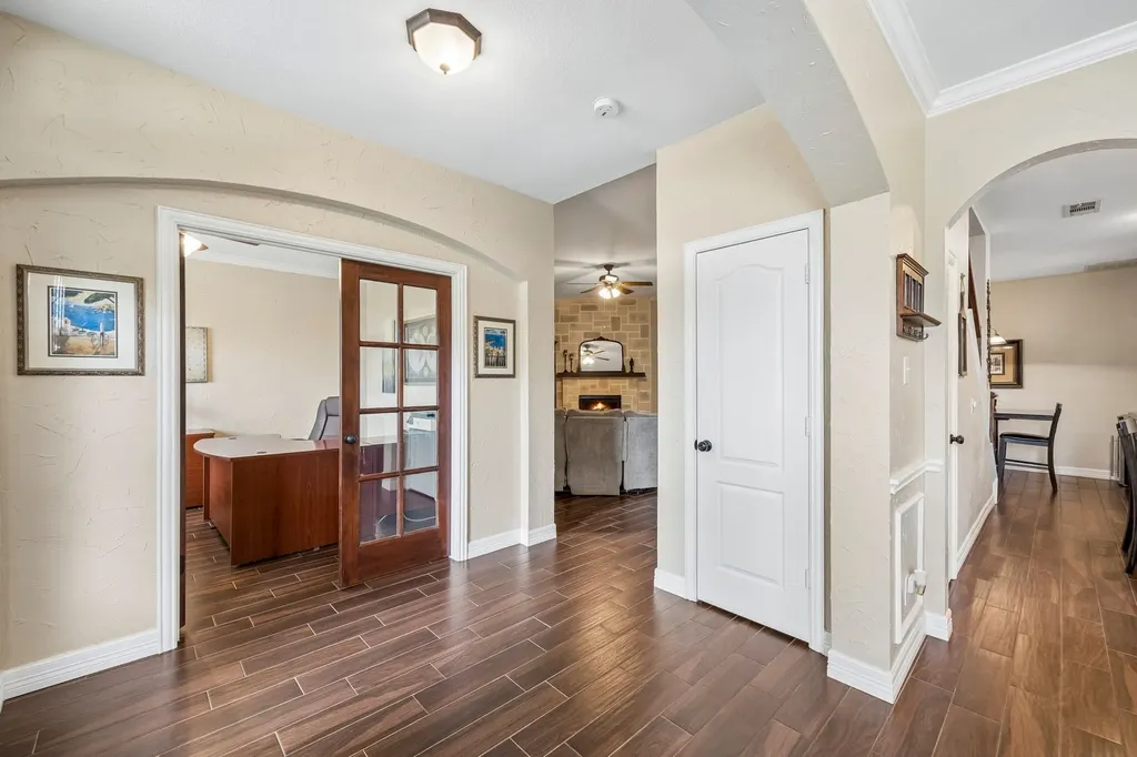 1214 Donegal Lane Garland TX 75044
