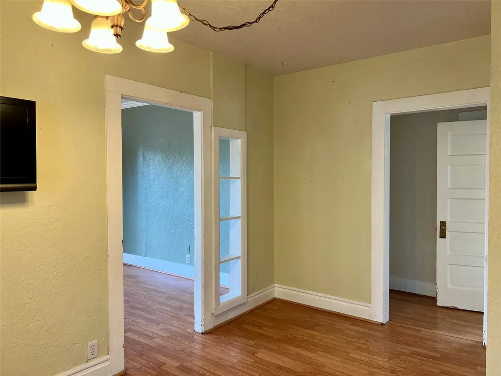 405 E South Henrietta TX 76365