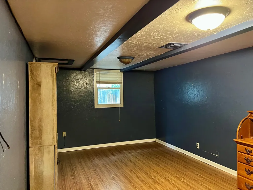 405 E South Henrietta TX 76365