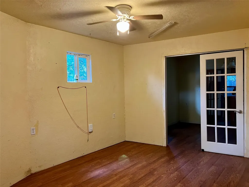 405 E South Henrietta TX 76365