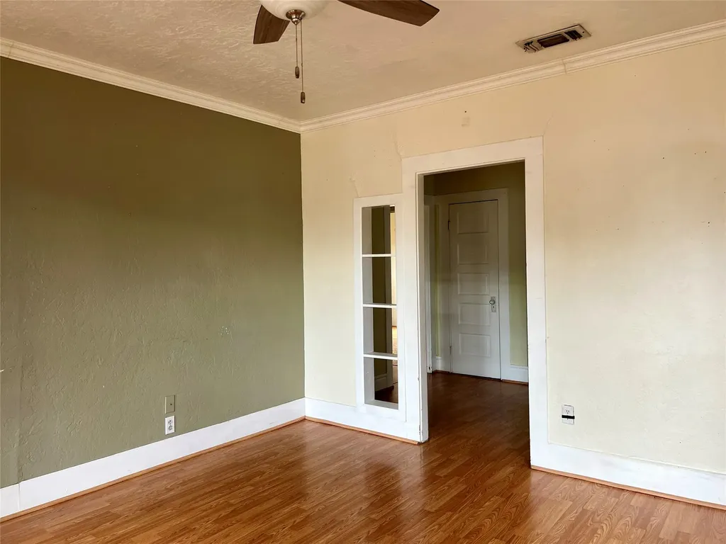 405 E South Henrietta TX 76365