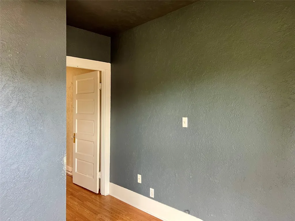 405 E South Henrietta TX 76365