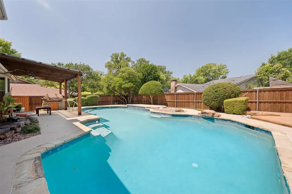 337 Ridgebriar Drive Richardson TX 75080