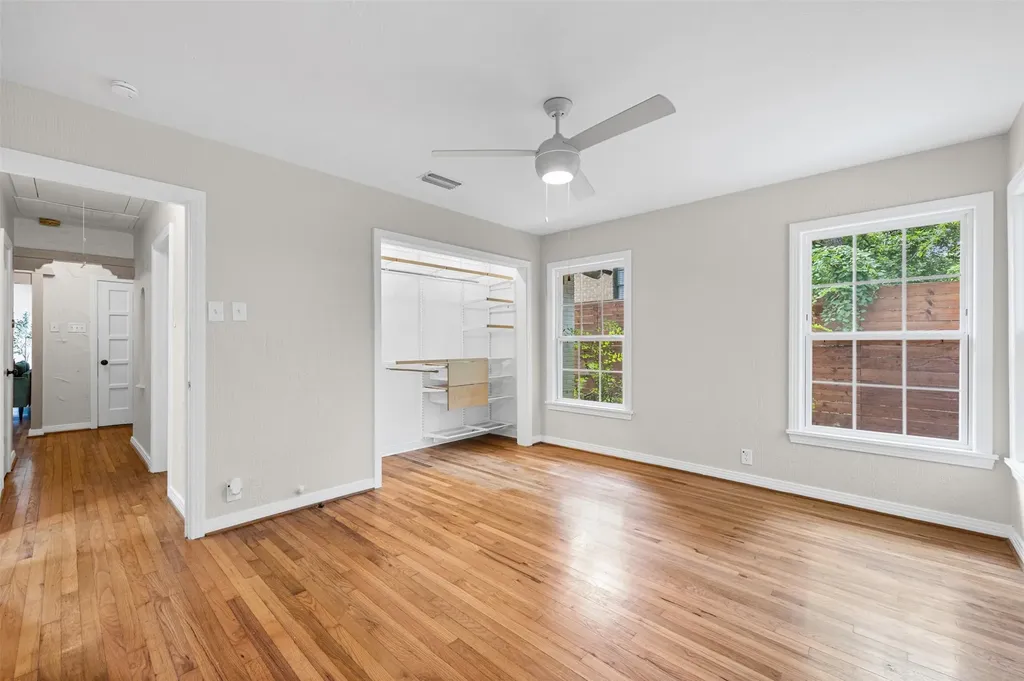 311 N Tennant Street Dallas TX 75208