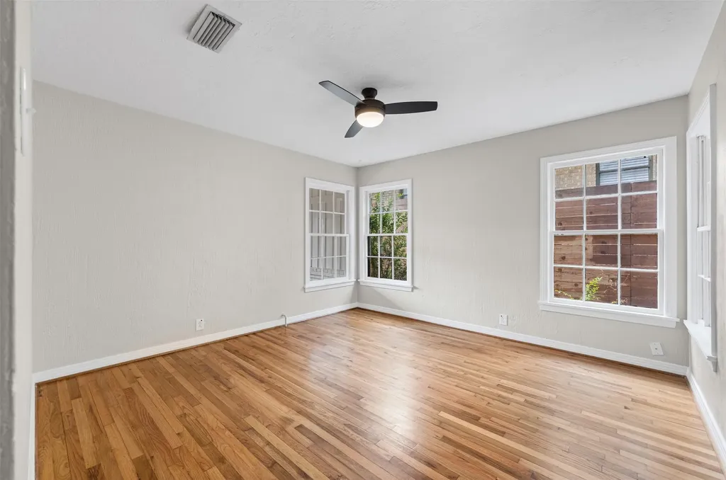 311 N Tennant Street Dallas TX 75208