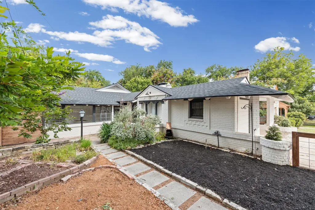 311 N Tennant Street Dallas TX 75208