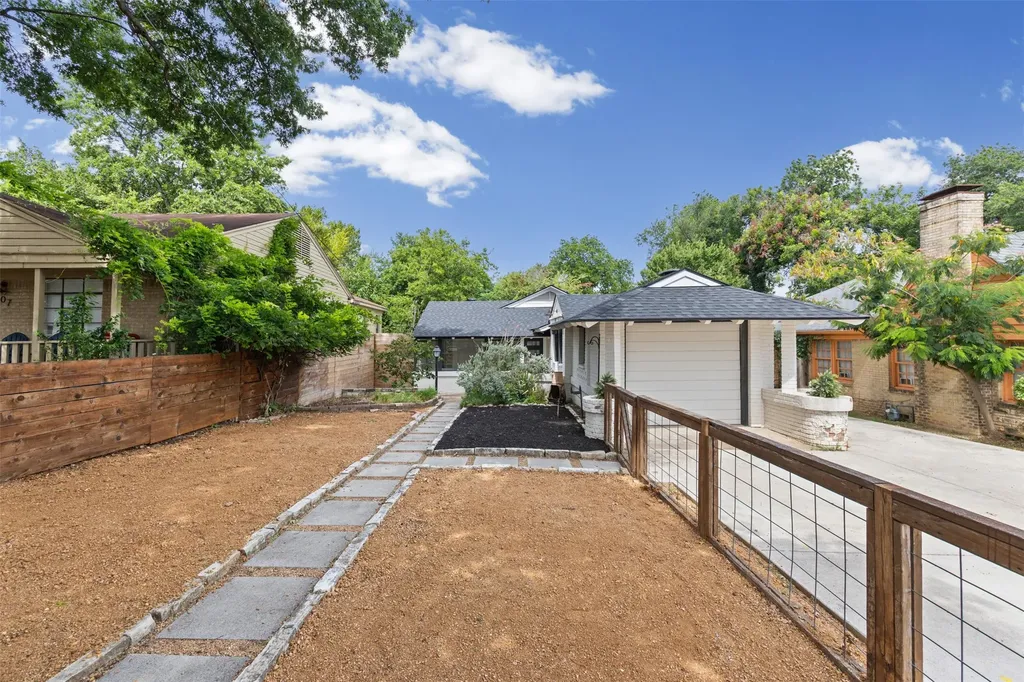 311 N Tennant Street Dallas TX 75208