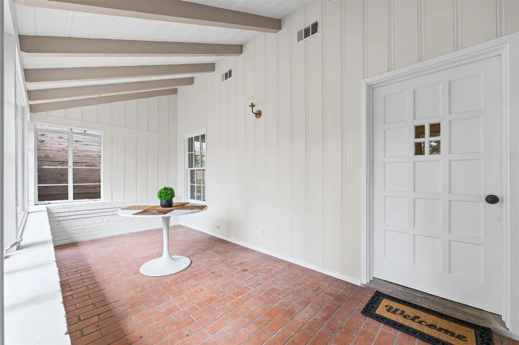 311 N Tennant Street Dallas TX 75208