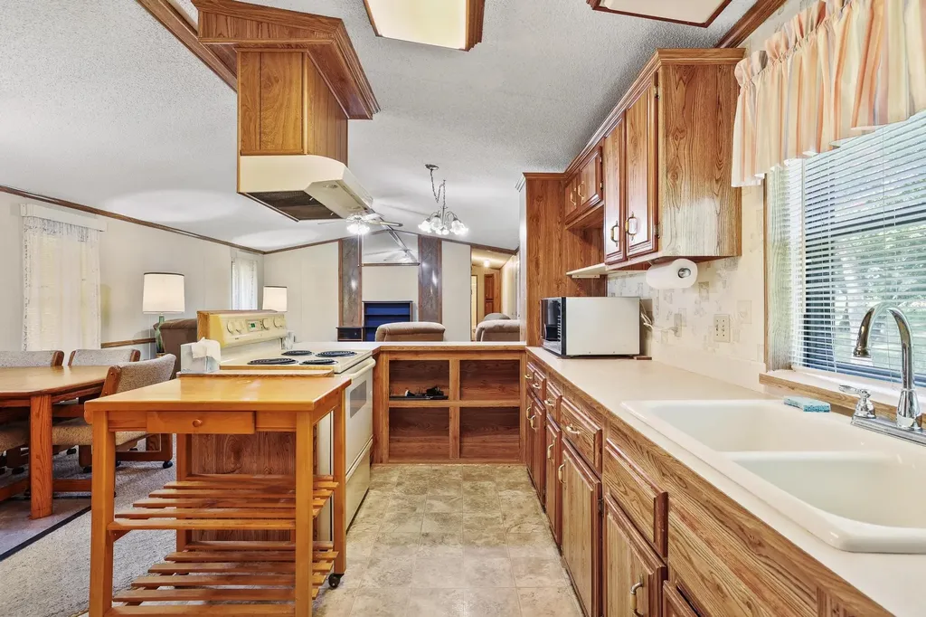 2496 Greer Road Sadler TX 76264