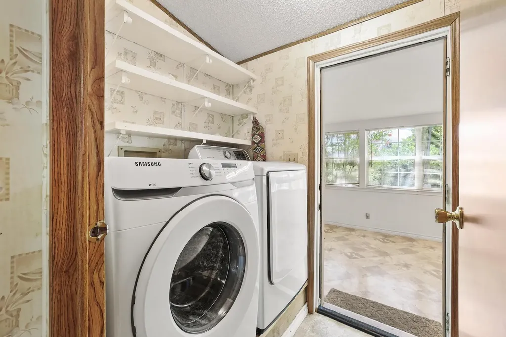 2496 Greer Road Sadler TX 76264