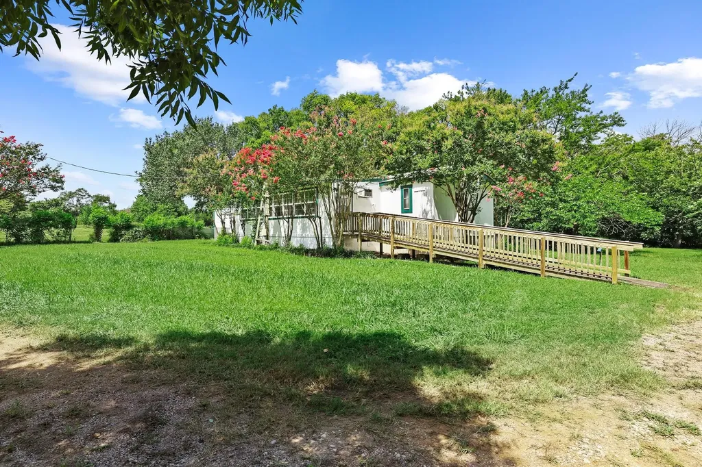 2496 Greer Road Sadler TX 76264