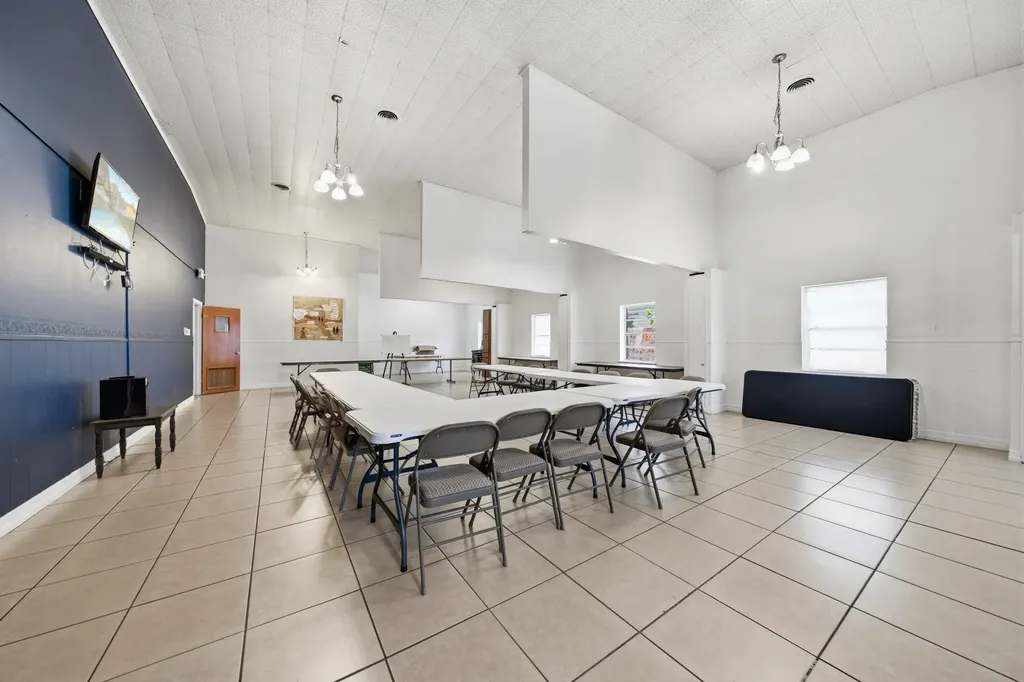 2200 Ross Avenue Waco TX 76706