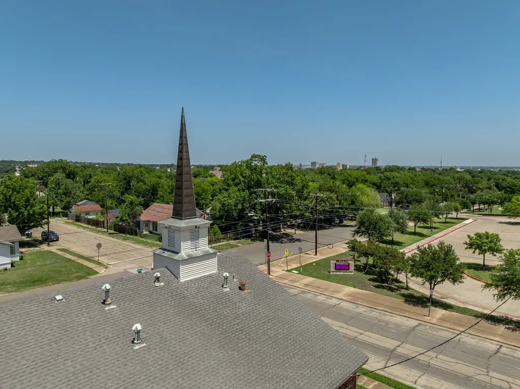 2200 Ross Avenue Waco TX 76706