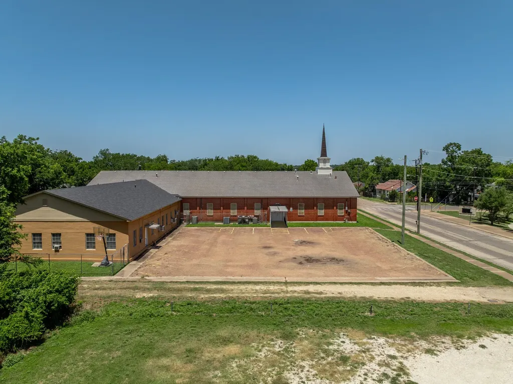 2200 Ross Avenue Waco TX 76706