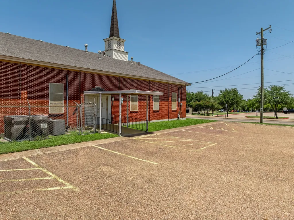 2200 Ross Avenue Waco TX 76706