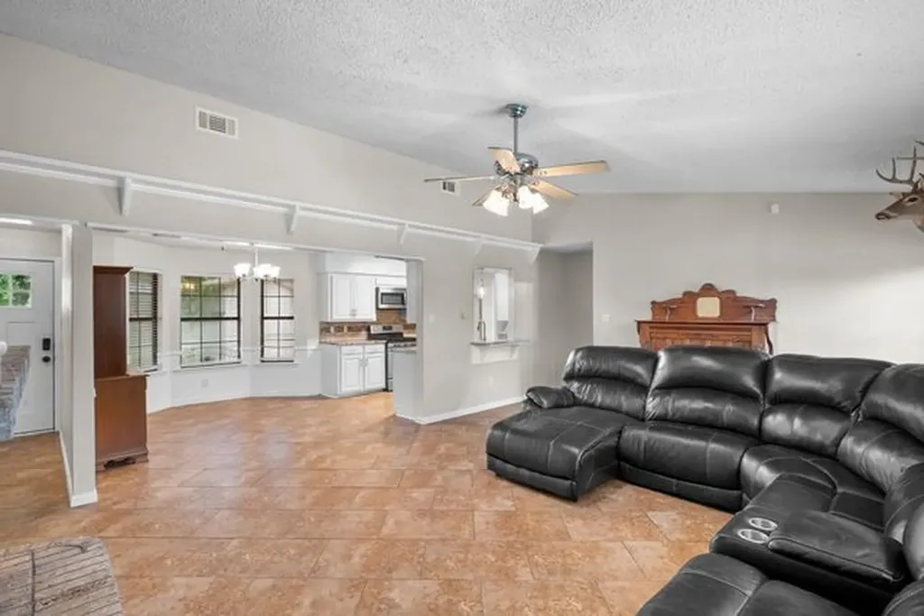 3712 Peperport Drive Greenville TX 75402
