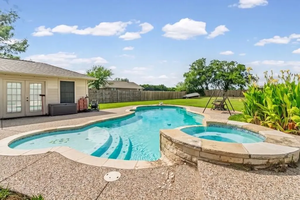 3712 Peperport Drive Greenville TX 75402