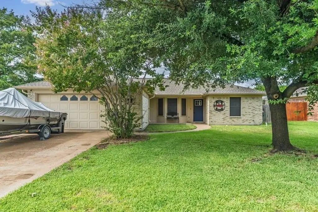 3712 Peperport Drive Greenville TX 75402