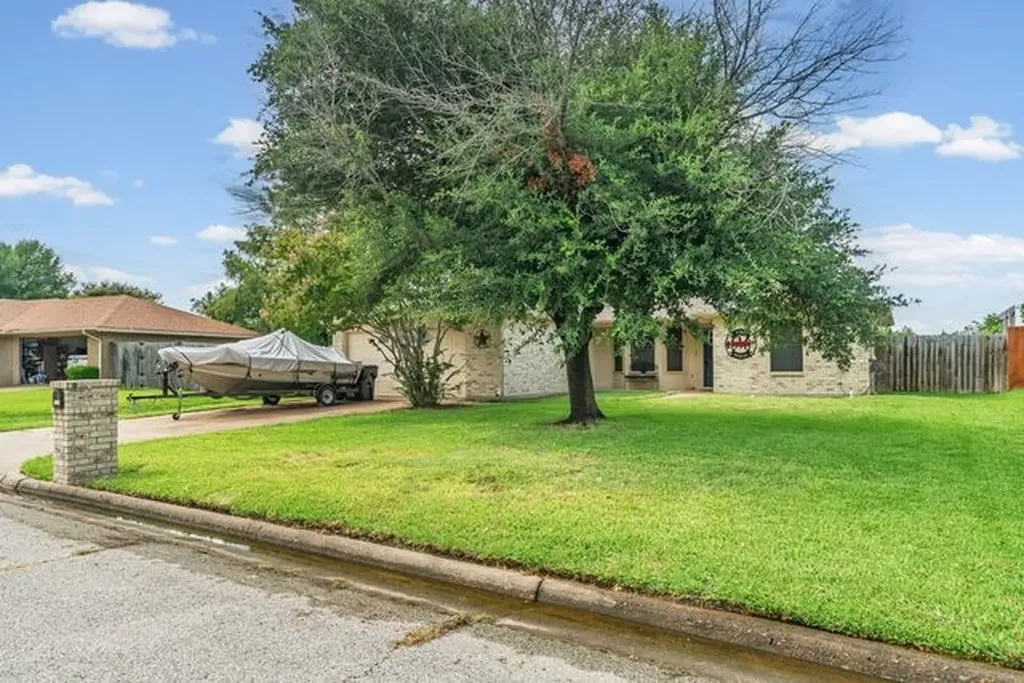 3712 Peperport Drive Greenville TX 75402