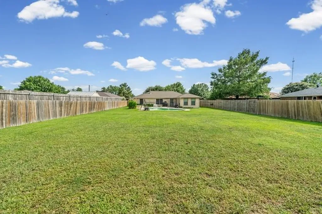 3712 Peperport Drive Greenville TX 75402