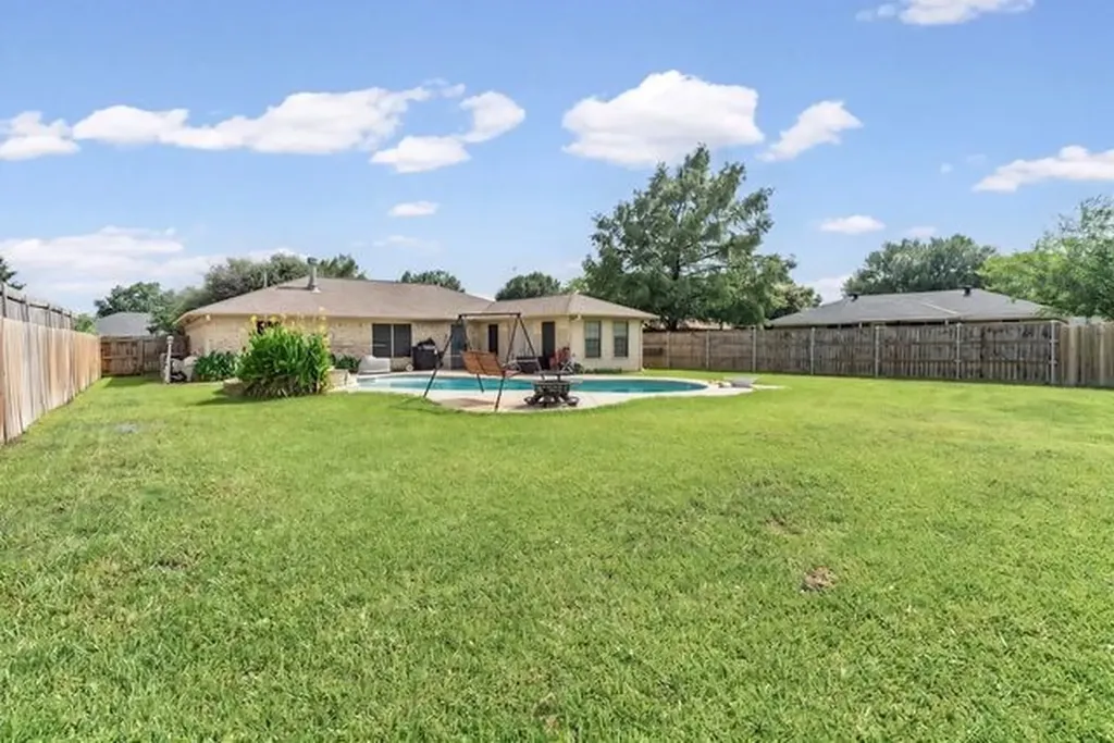 3712 Peperport Drive Greenville TX 75402