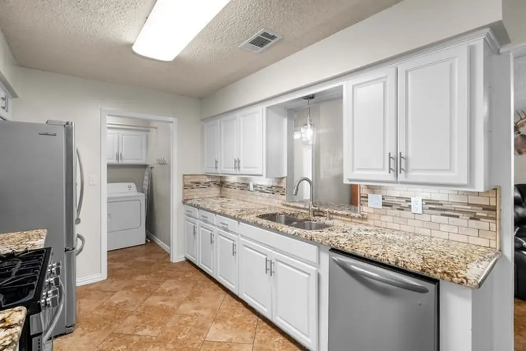 3712 Peperport Drive Greenville TX 75402