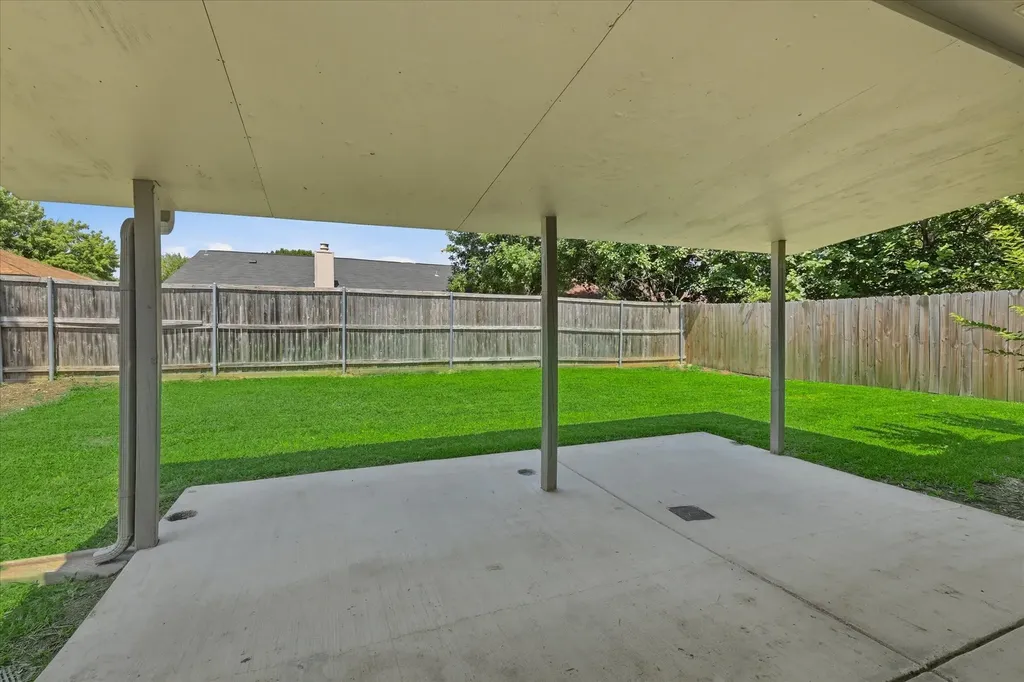7913 Pebblebrook Drive Watauga TX 76148