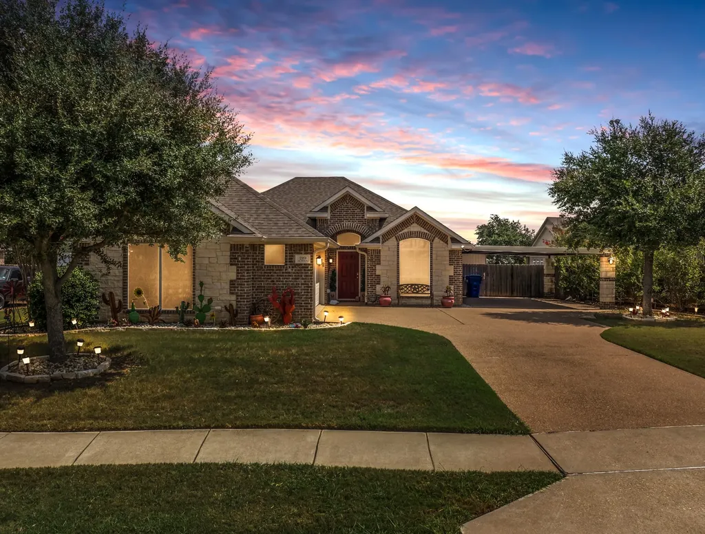 219 Oak Meadow Trail Waco TX 76657