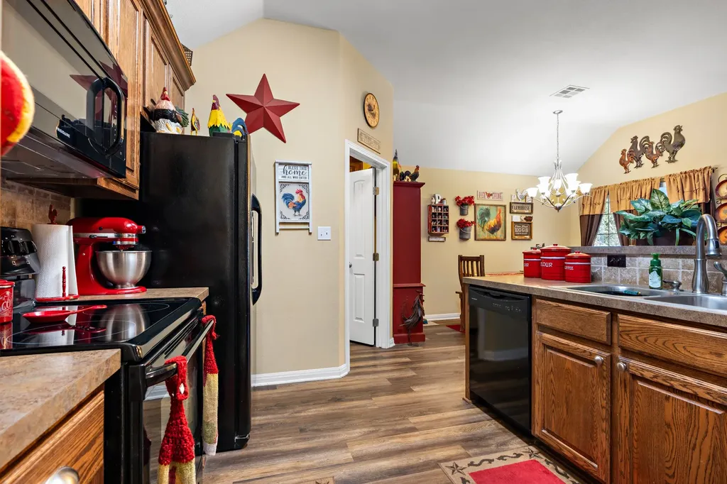 219 Oak Meadow Trail Waco TX 76657