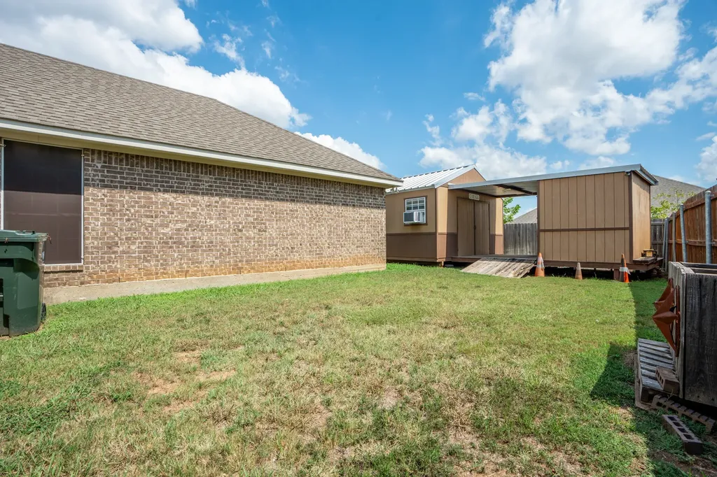219 Oak Meadow Trail Waco TX 76657