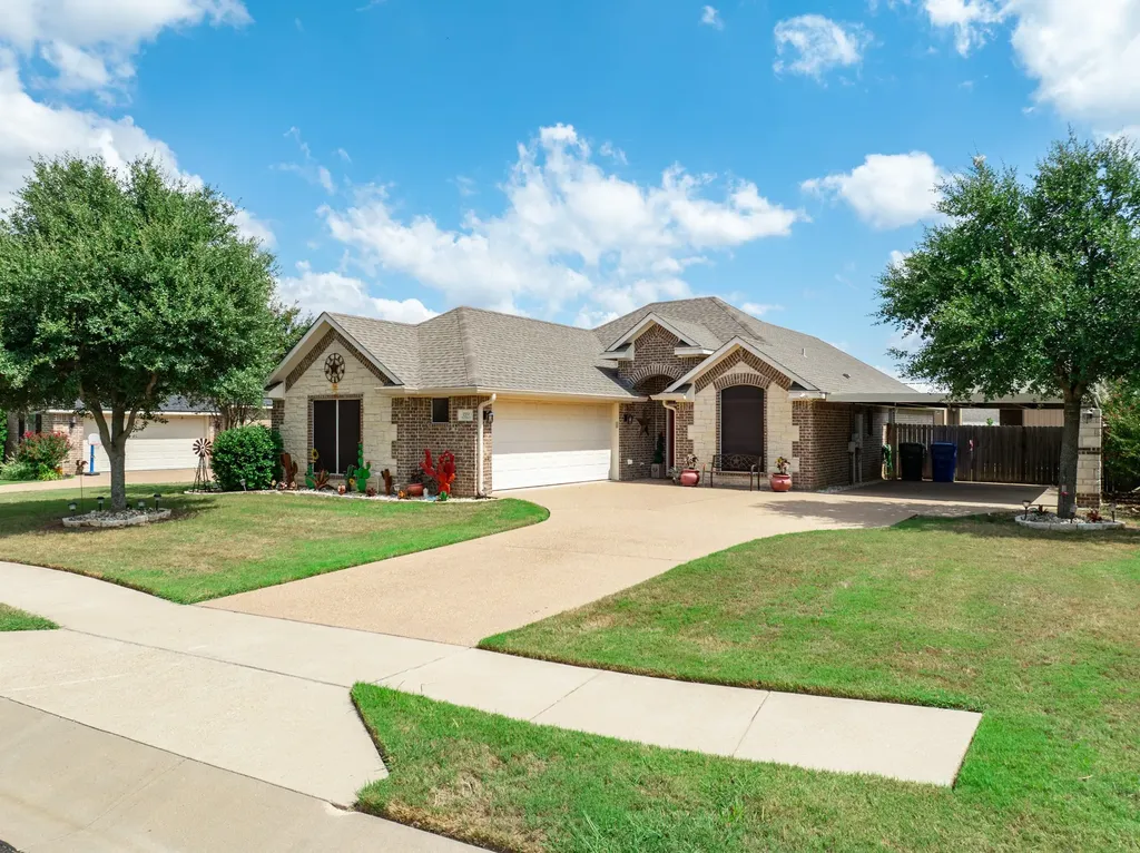219 Oak Meadow Trail Waco TX 76657